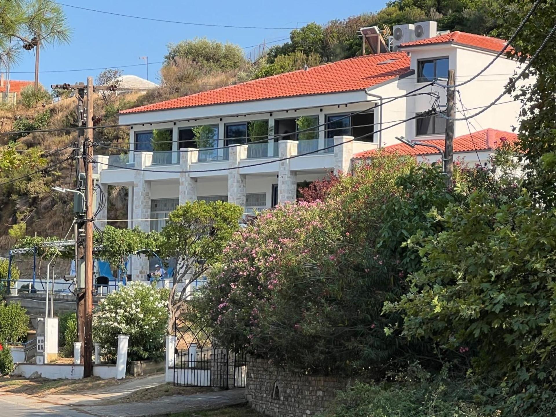Hotel Kinira Екстериор снимка